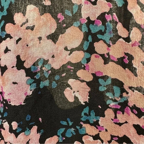 Elizabeth and James 100% Silk Sheer Floral Top Size Small - Picture 3 of 7